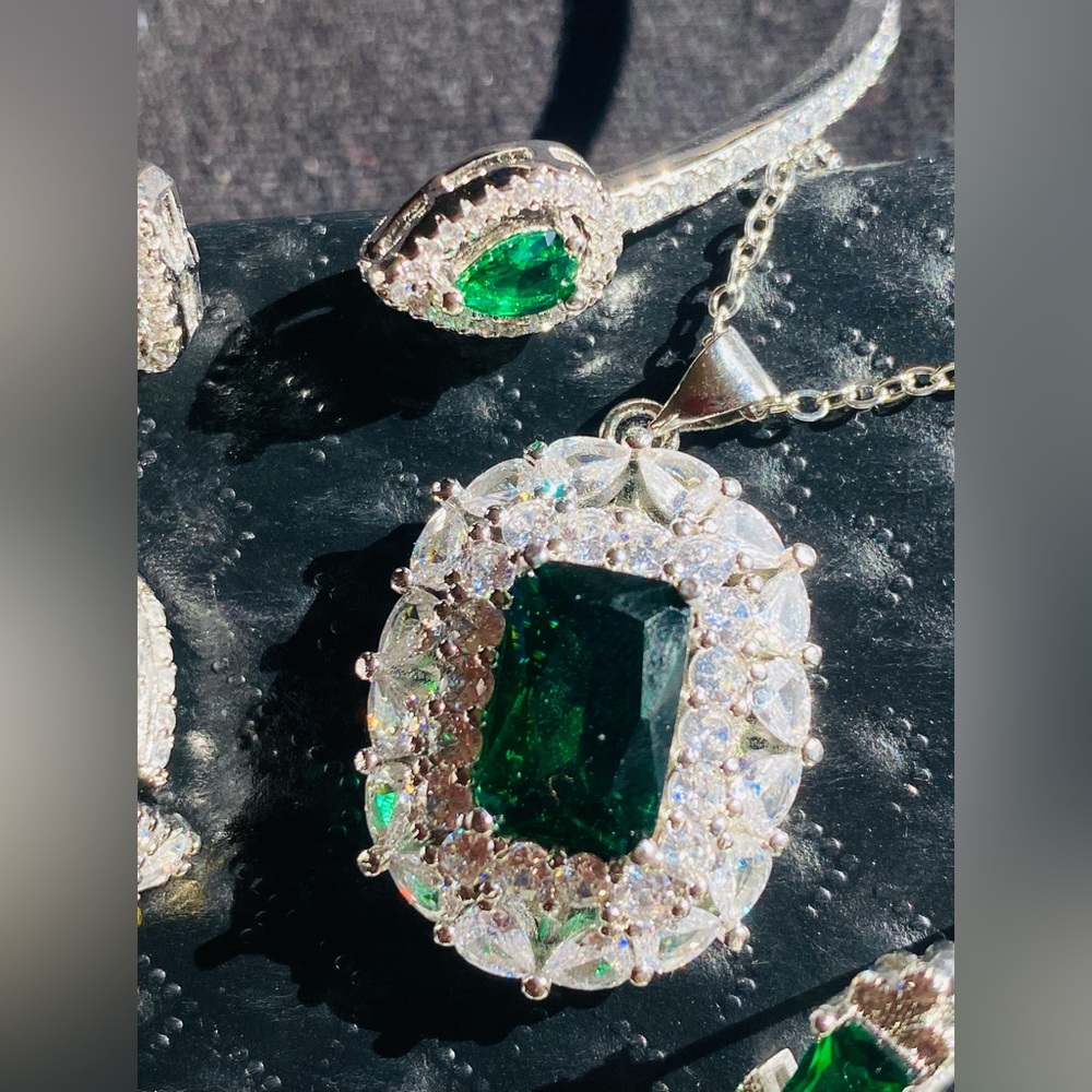 *NEW* | .925 Sterling silver emerald set - Picture 4 of 8